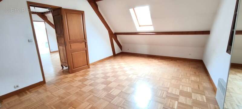 Coup de cœur assuré ! Élégante maison familiale de 122,5 m² sur un magnifique terrain arboré de 1 146 m² – Rainvillers - photo 18