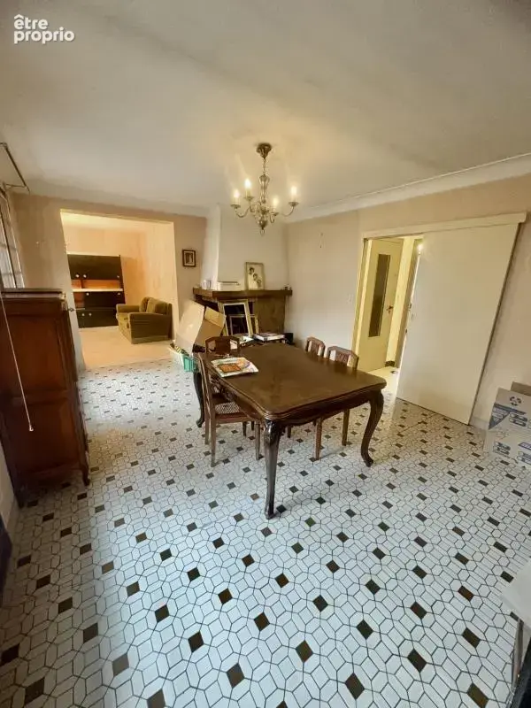 LES SORINIERES : Grande Maison Familiale à rénover en plein - photo 6