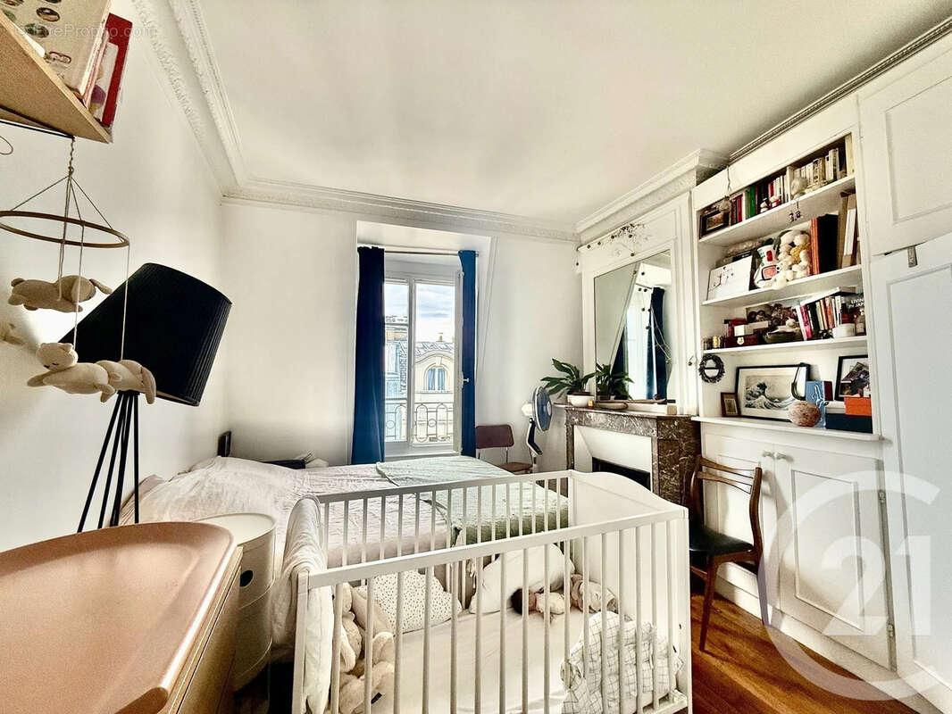 Appartement à PARIS-18E