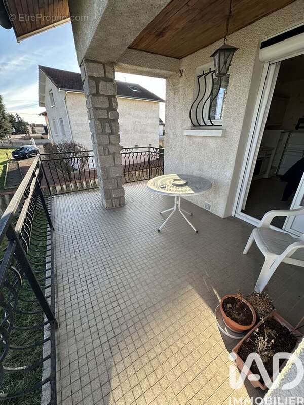 Photo 8 - Maison à VEAUCHE