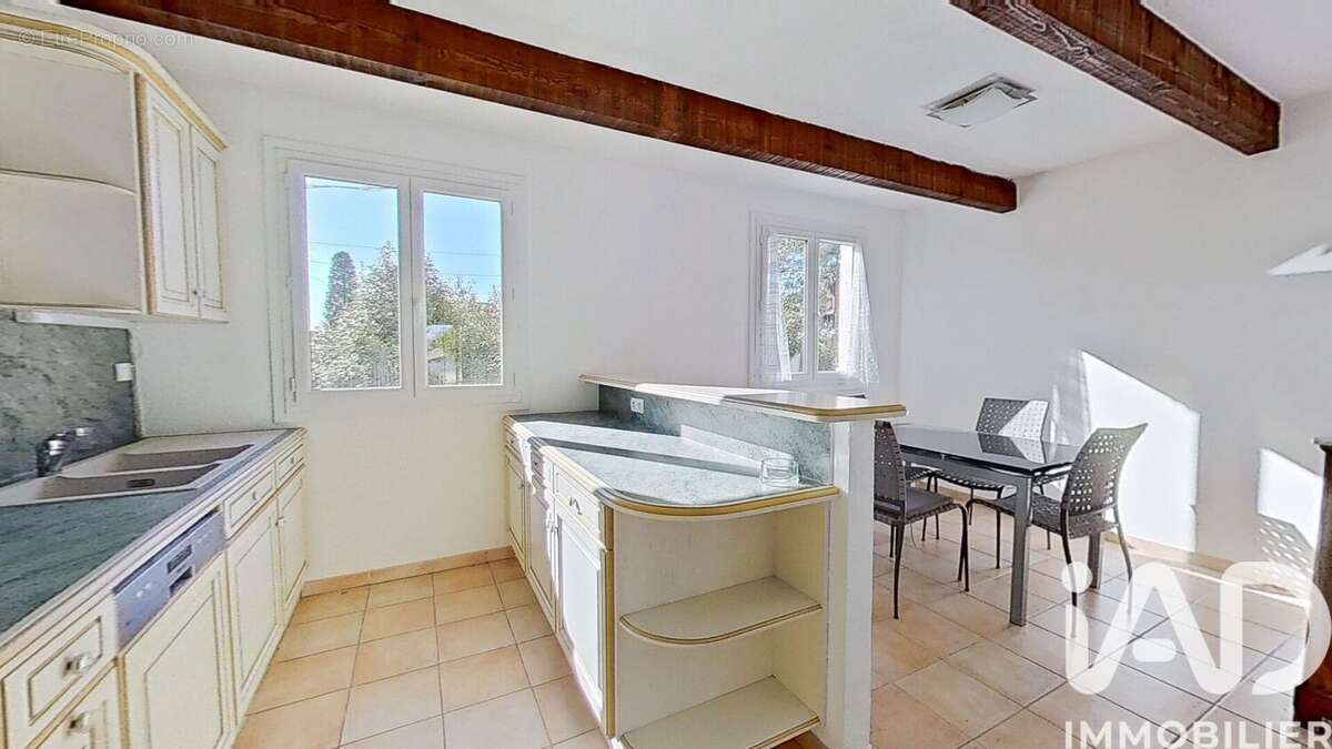 Photo 6 - Maison à LES ISSAMBRES