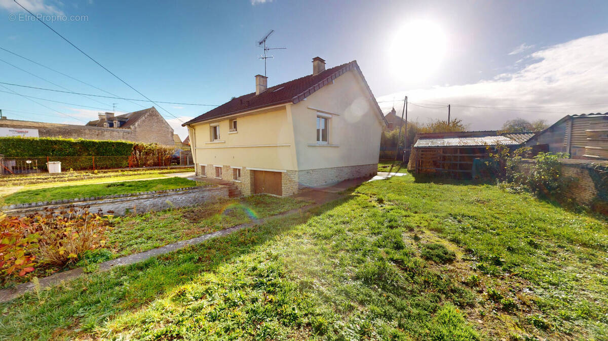 Maison à MEZIDON-CANON