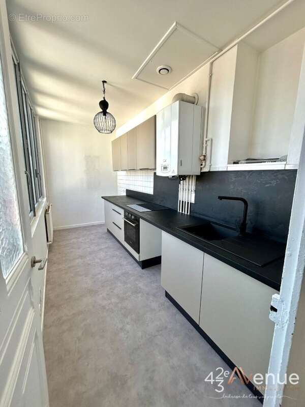 Appartement 590 m² à Saint-Etienne  - photo 7