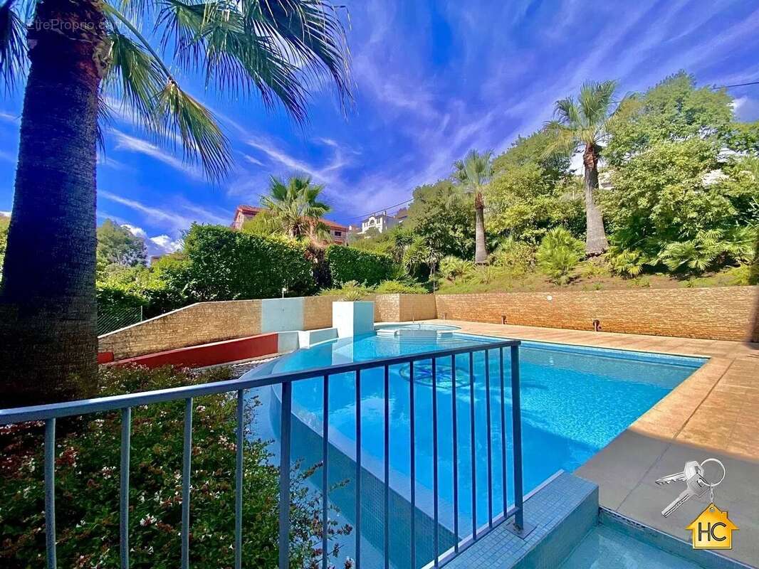 Appartement à MANDELIEU-LA-NAPOULE