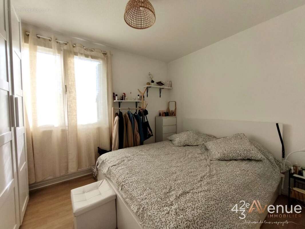 Appartement 83 m² à Saint-Etienne  - photo 9