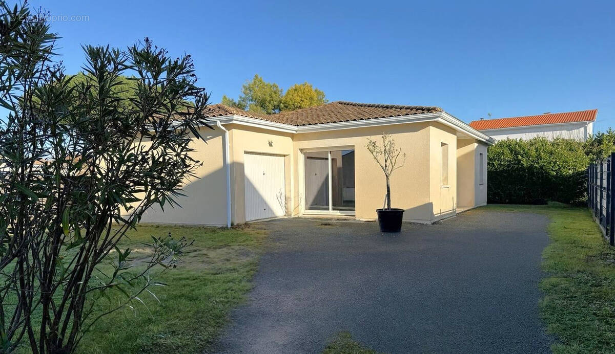 Maison à VAUX-SUR-MER