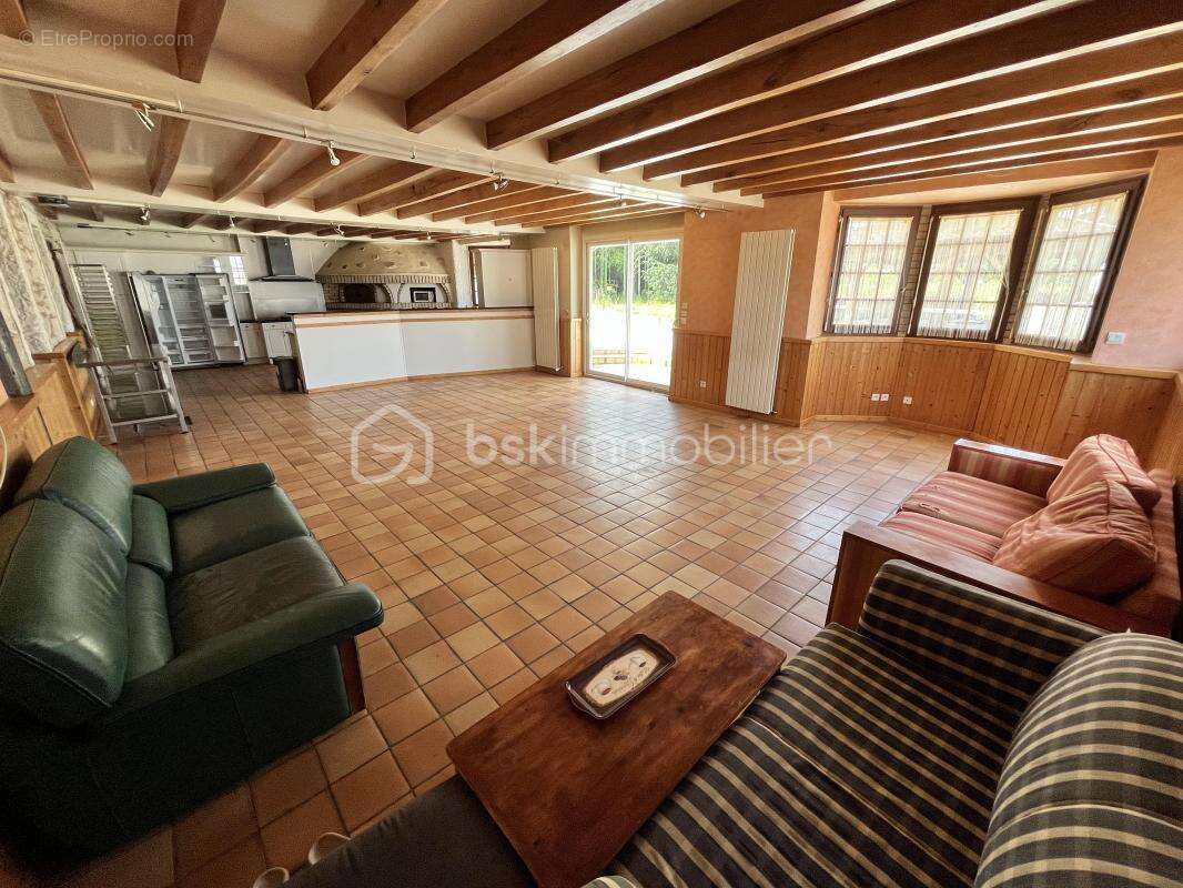 Maison à LA CHAPELLE-MONTLINARD