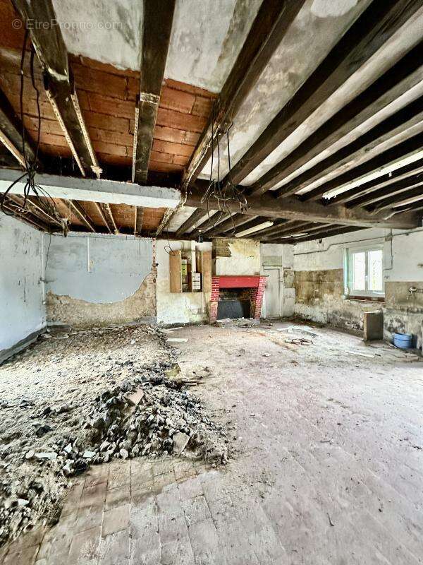 Maison à MARCILLY-EN-VILLETTE