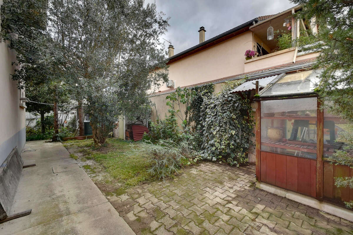 Maison à ECHIROLLES