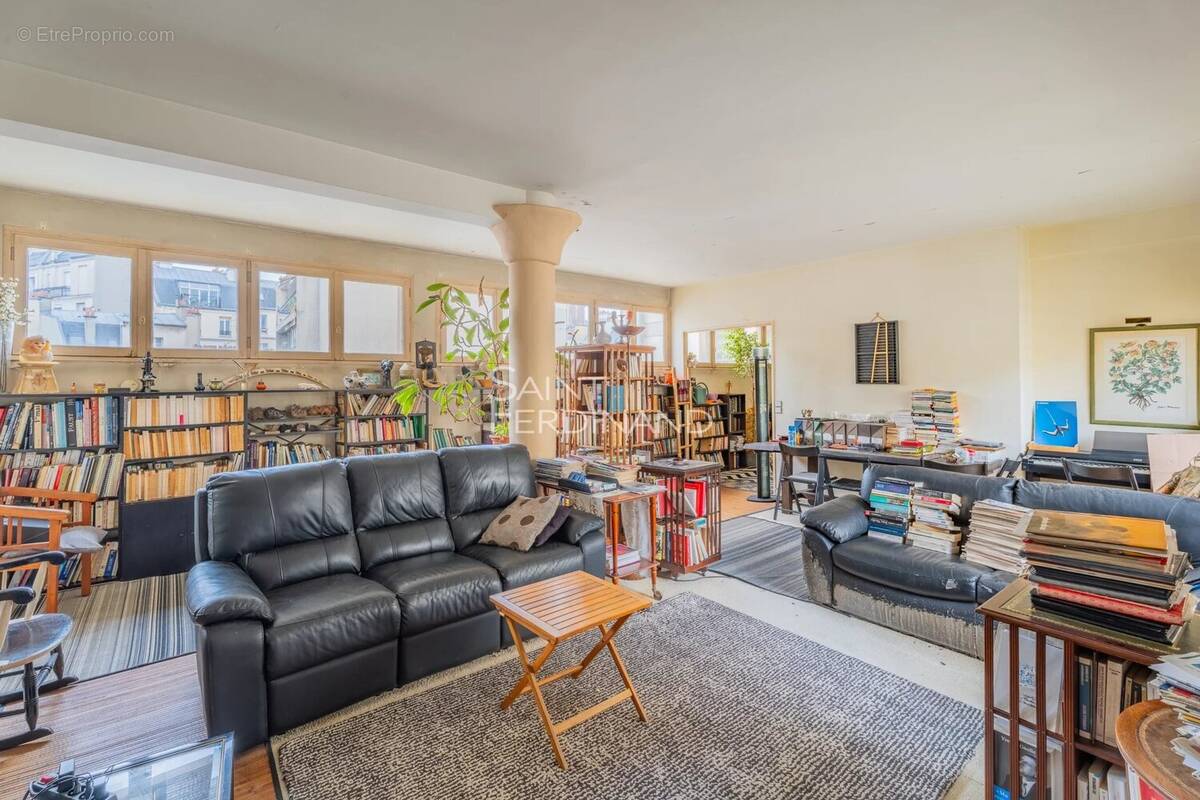 Appartement à PARIS-17E