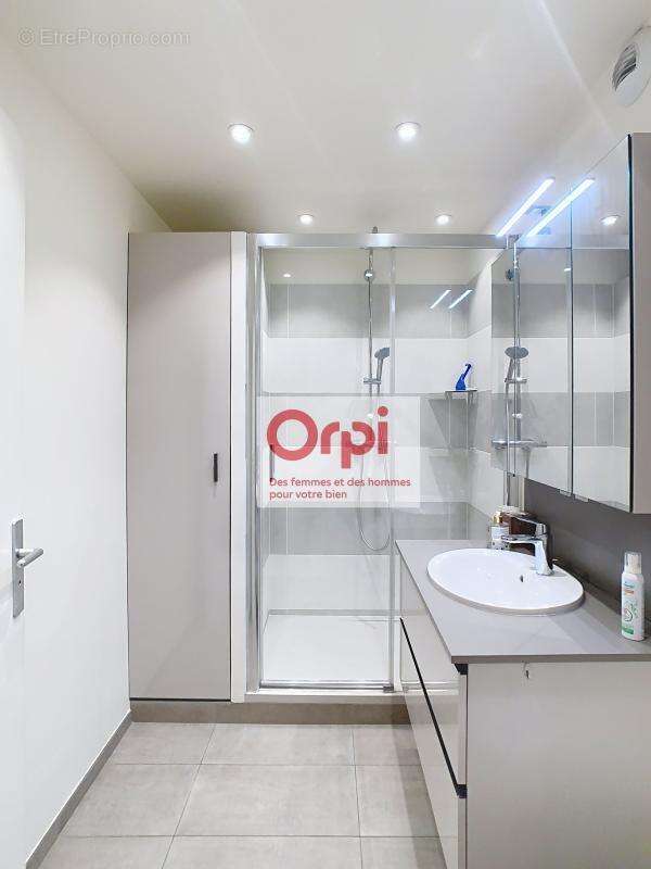 Appartement à ISSY-LES-MOULINEAUX