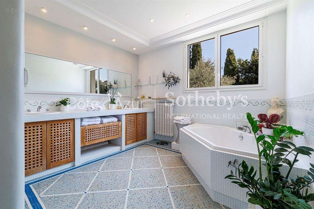 Maison Belle-Époque rénovée à Nice Cimiez, proche du Regina - photo 15