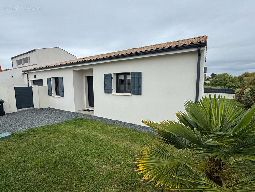 Maison à VAUX-SUR-MER