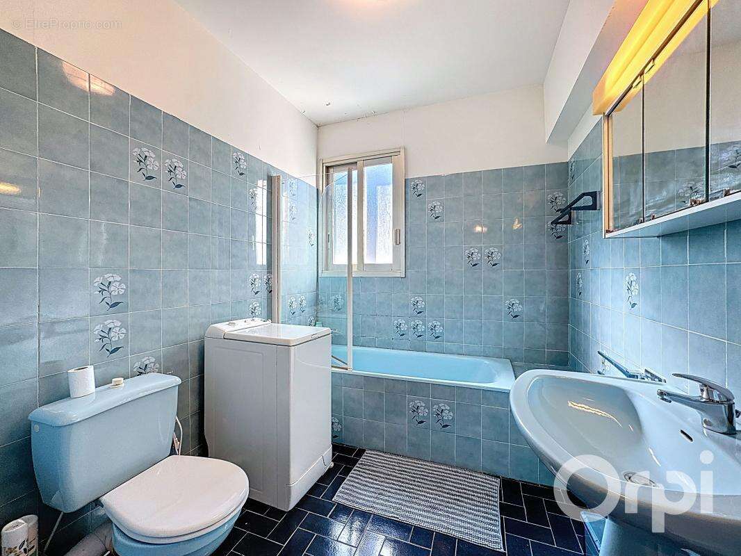 Appartement à VILLENEUVE-LOUBET