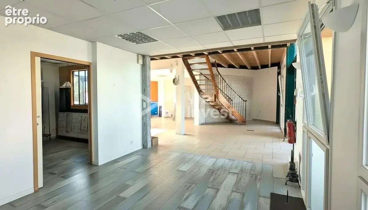 Appartement 330 m² à La Ferte-Bernard  - photo 4