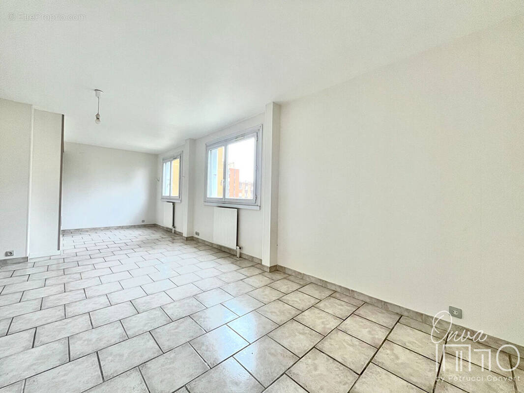Appartement à LYON-9E