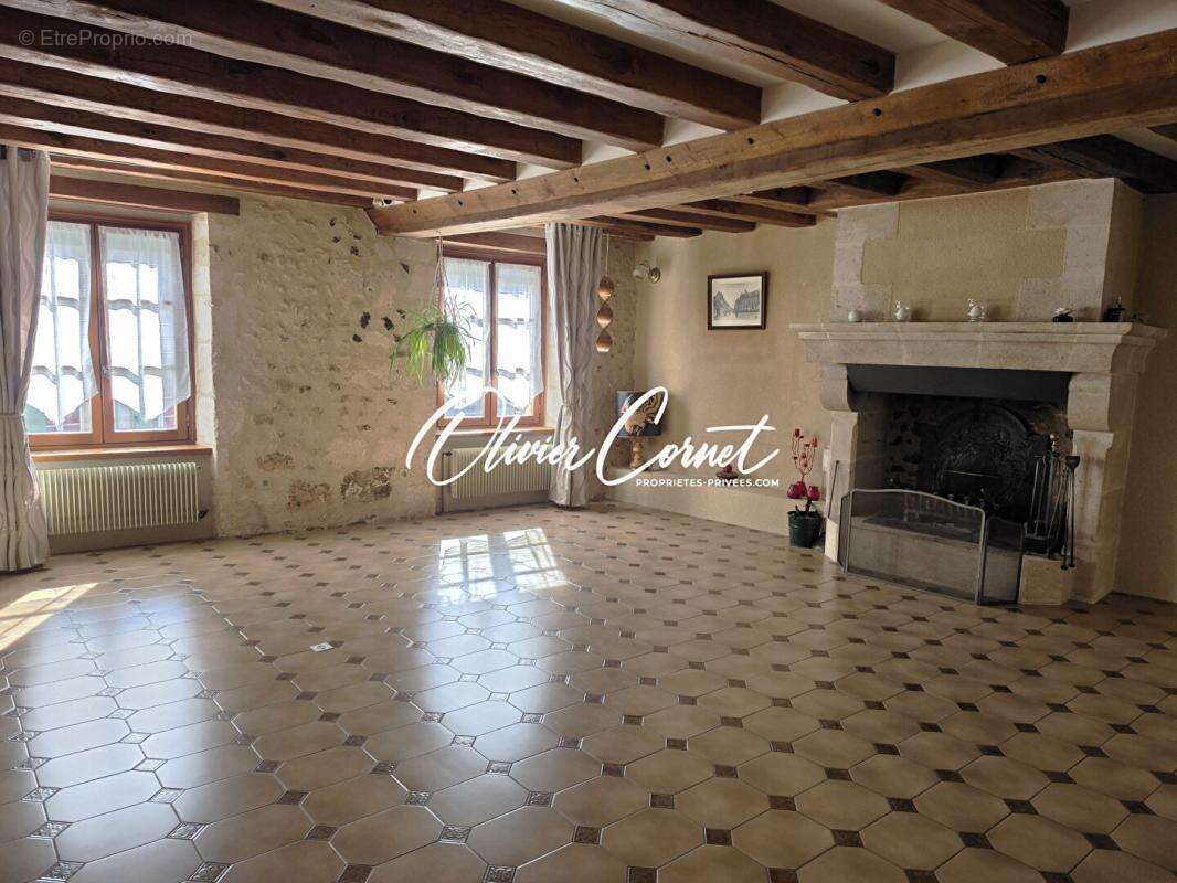 Maison à THIRON-GARDAIS