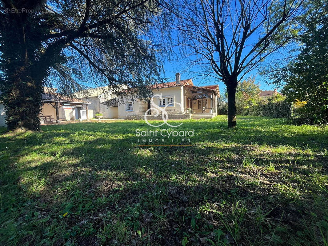 Maison à SAINT-YRIEIX-SUR-CHARENTE