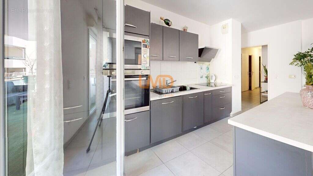 Appartement à MARSEILLE-4E