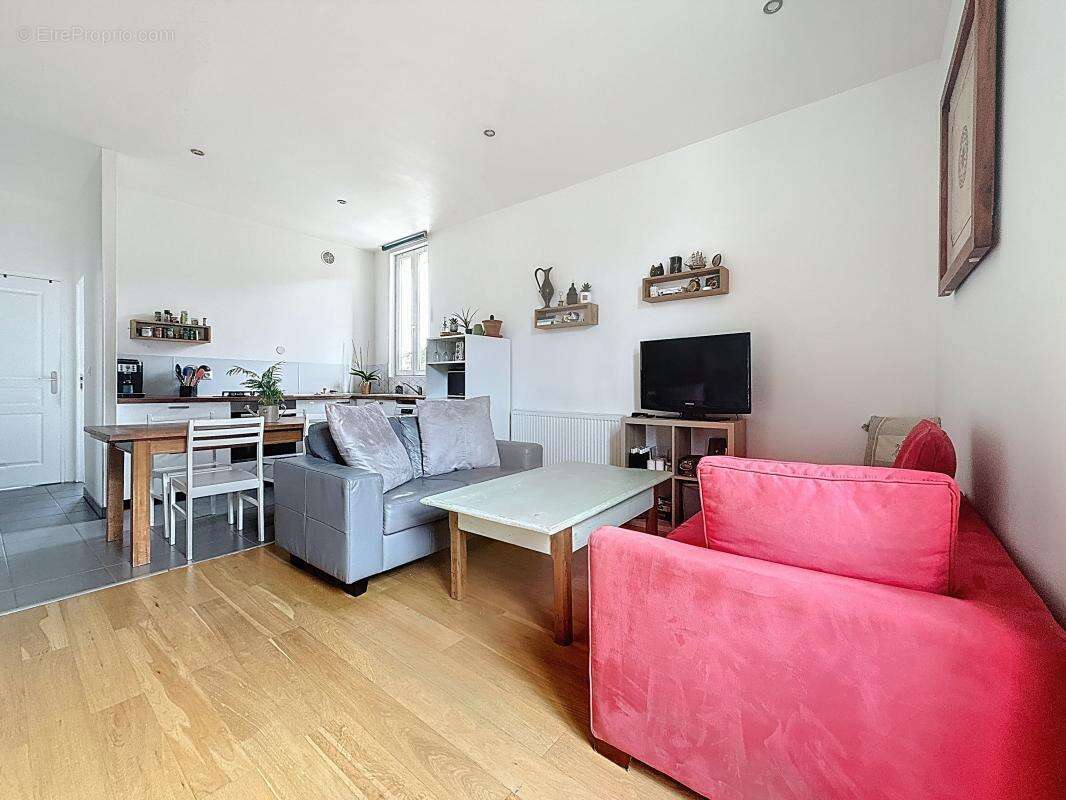 Appartement - Duplex - 3 Chambres - Garage - Place de parking - Proche commodités - photo 3