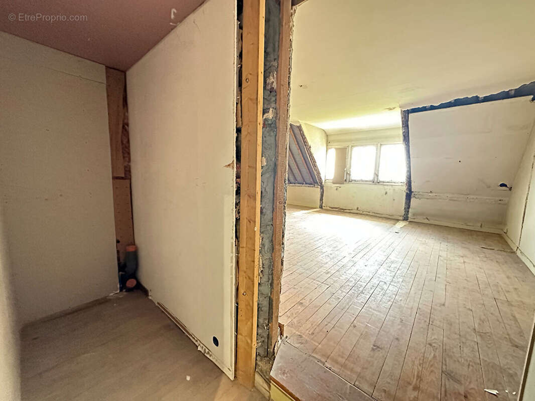 Appartement à MONT-SAINT-AIGNAN