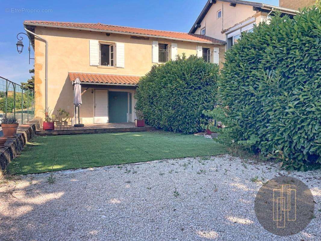 Maison en pierres dorées - 4 chambres avec jardin privatif - photo 15