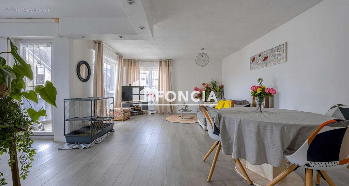 Exclusivite foncia : beau t4 de 85m² avec garage et cave - secteur résidentiel calme de la motte servolex - photo 2