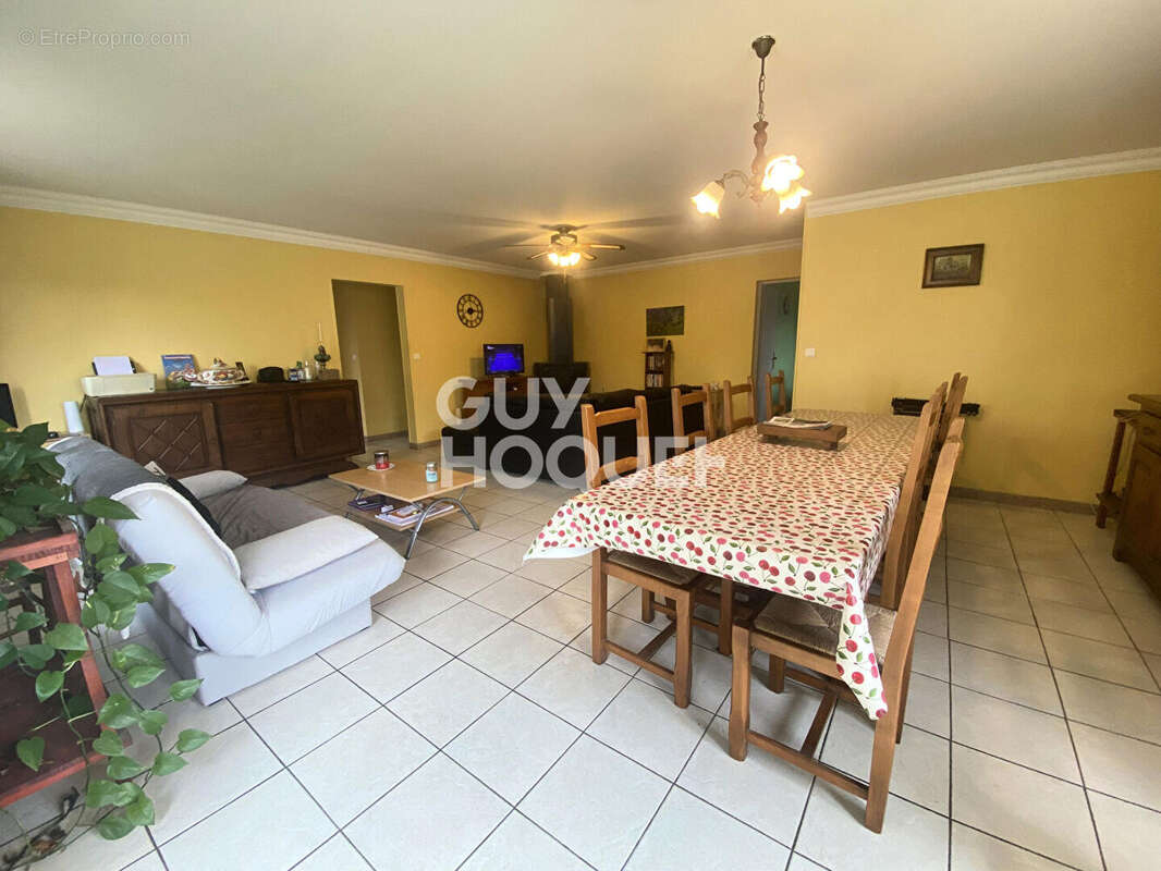 Maison à SAINTE-EULALIE-EN-BORN