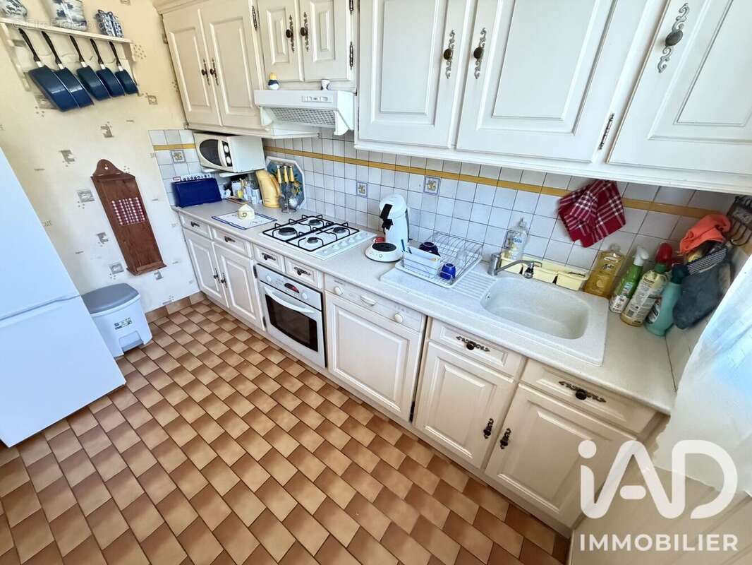 Appartement 72 m² à Villeneuve-Le-Roi  - photo 6