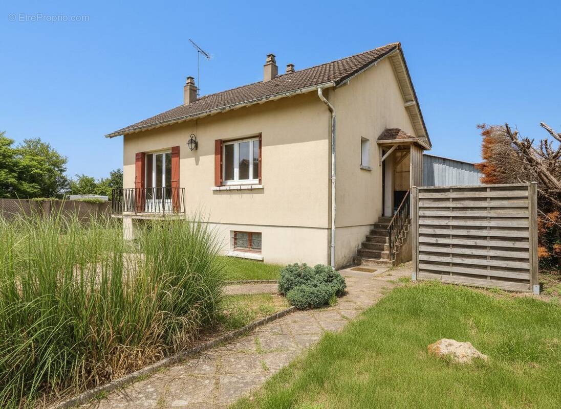 Maison à BONNEE