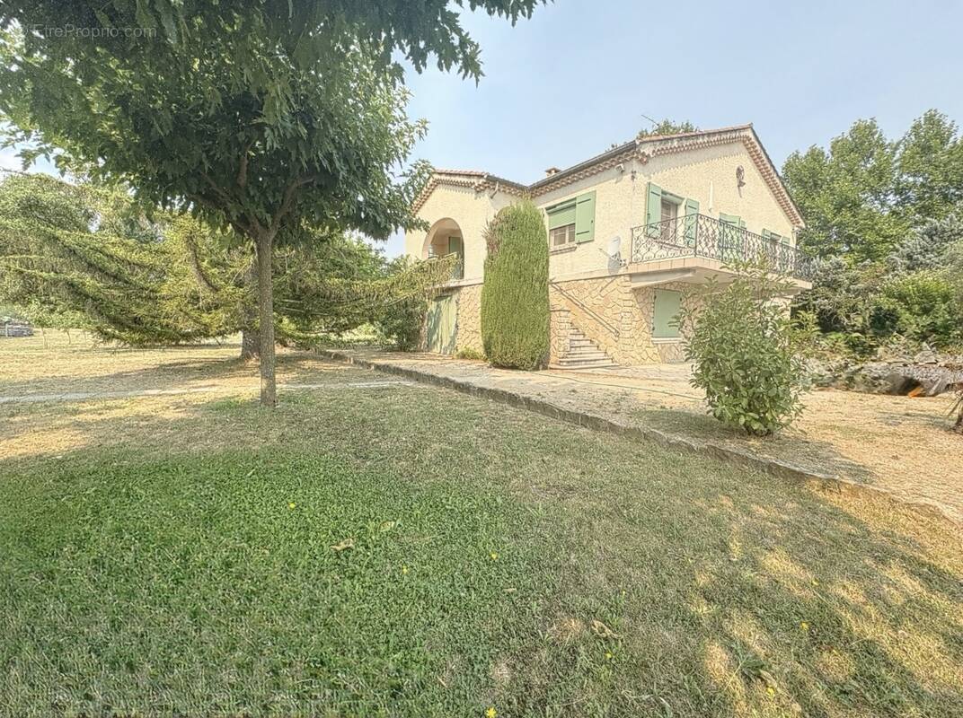 Maison 4 pièces 102 m² · à Le Thor · 102 m² · 449 000 €