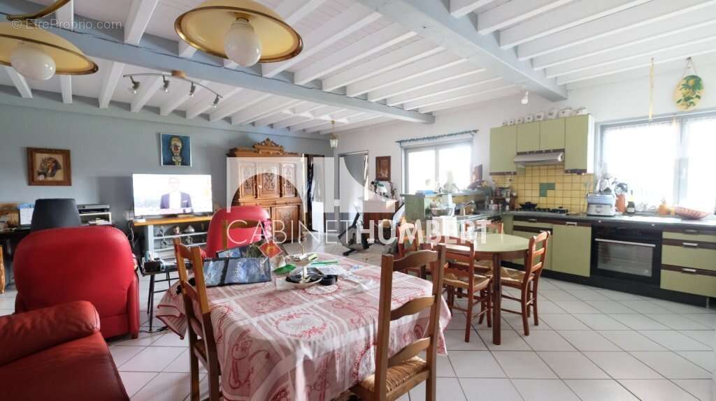 Maison à BOISSET-LES-MONTROND