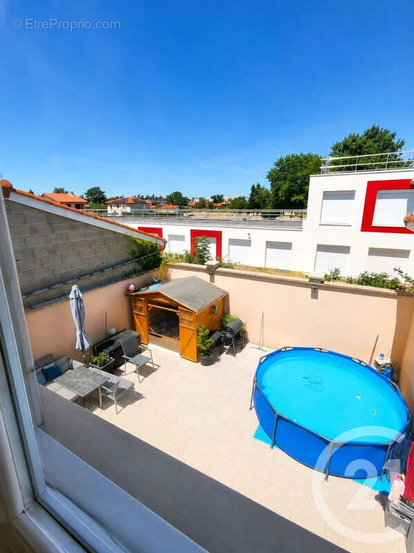 Maison 105 m² à Vaulx-En-Velin  - photo 3