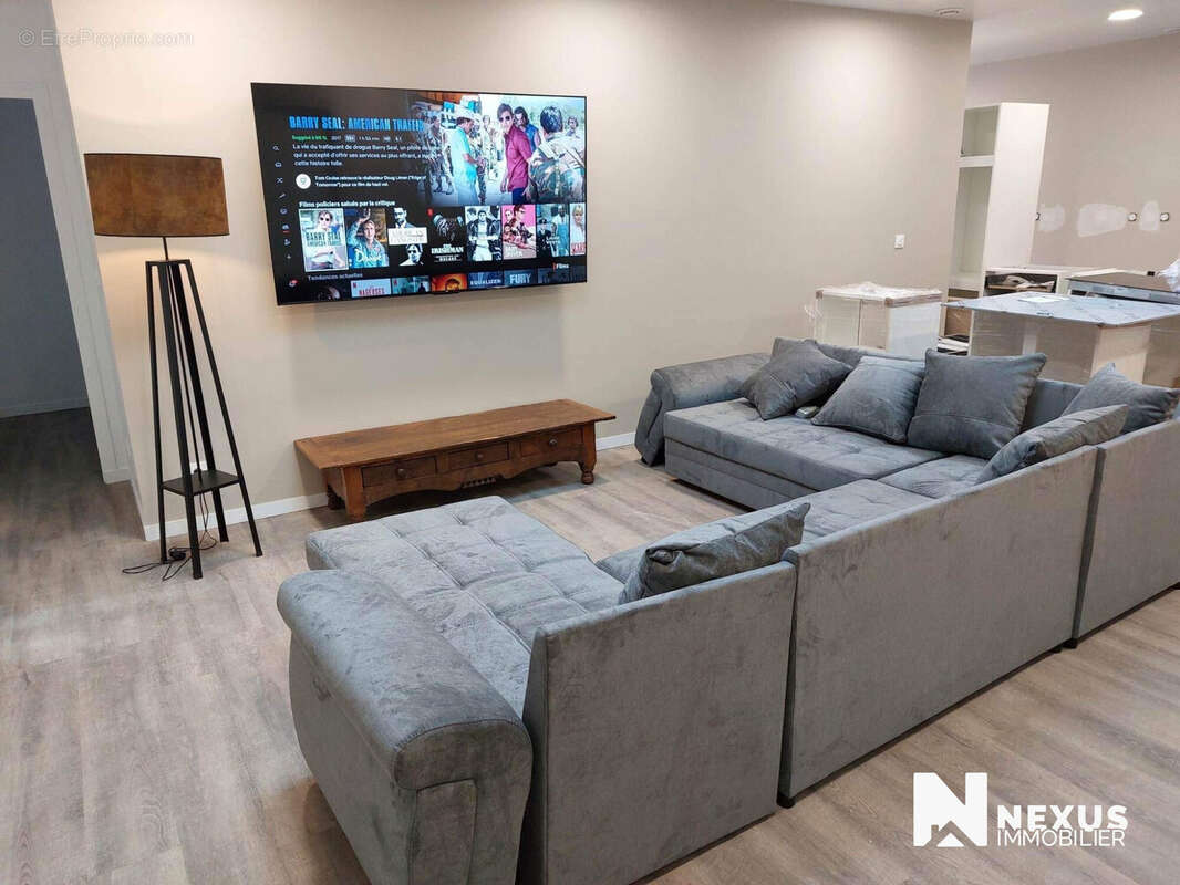 Appartement 250 m² à Saint-Etienne-Du-Rouvray  - photo 4