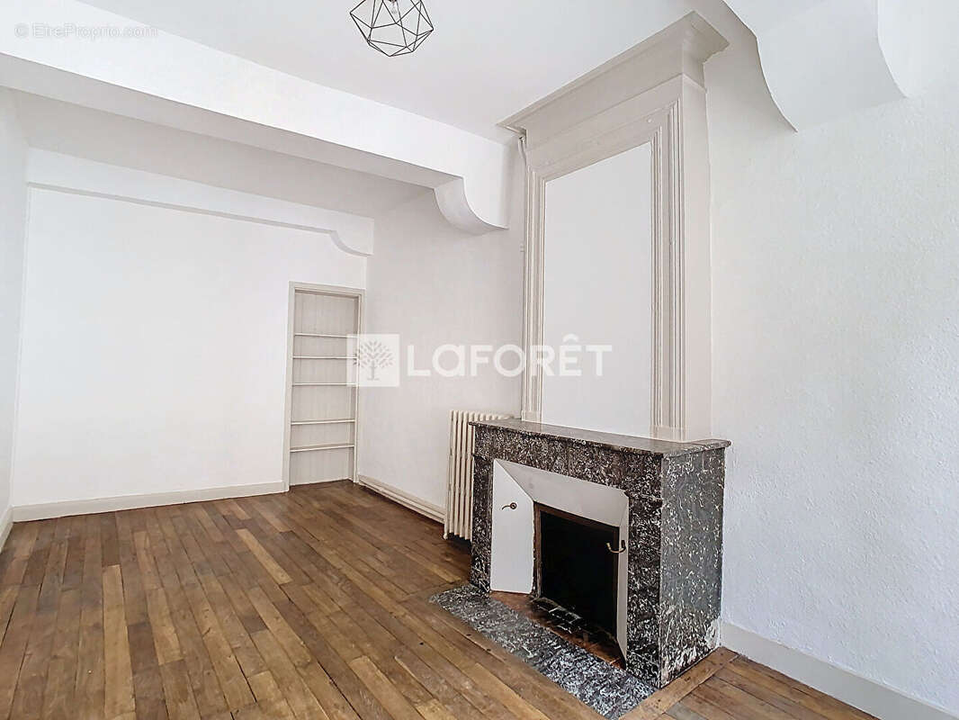 Appartement à NEUFCHATEAU