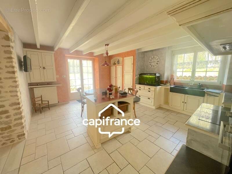 À vendre – Maison de campagne à SAINT CYR DES GATS (85) - photo 4