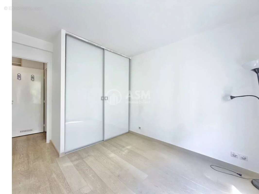 A VENDRE - 3 pièces avec une grande terrasse, cave et Parking - Faubourg de l'arche - photo 24