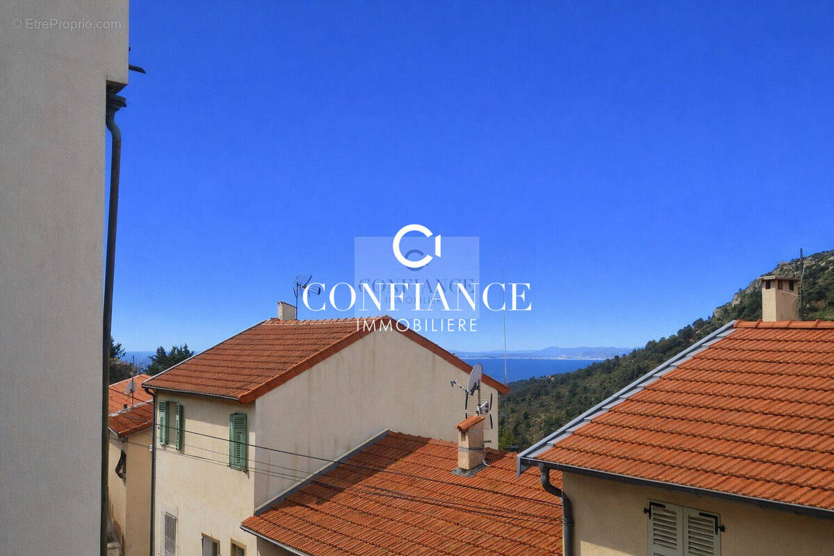 Appartement à LA TURBIE