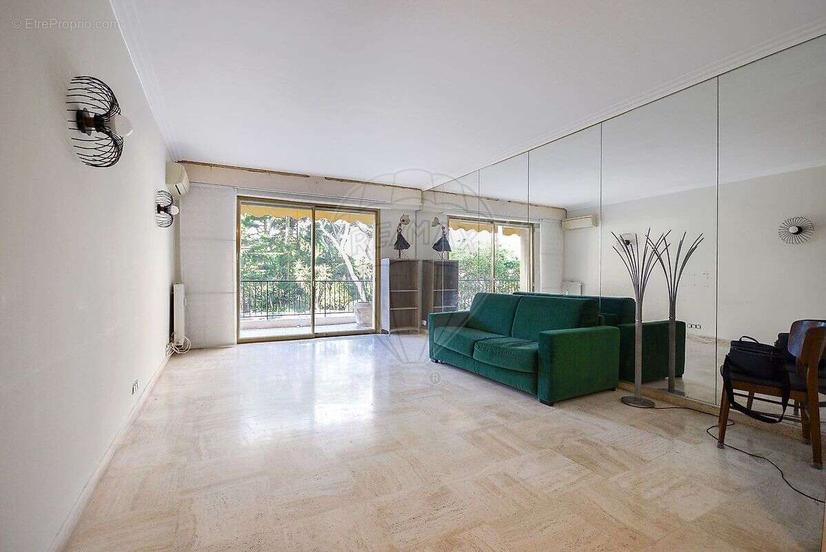 Appartement à CAP-D'AIL