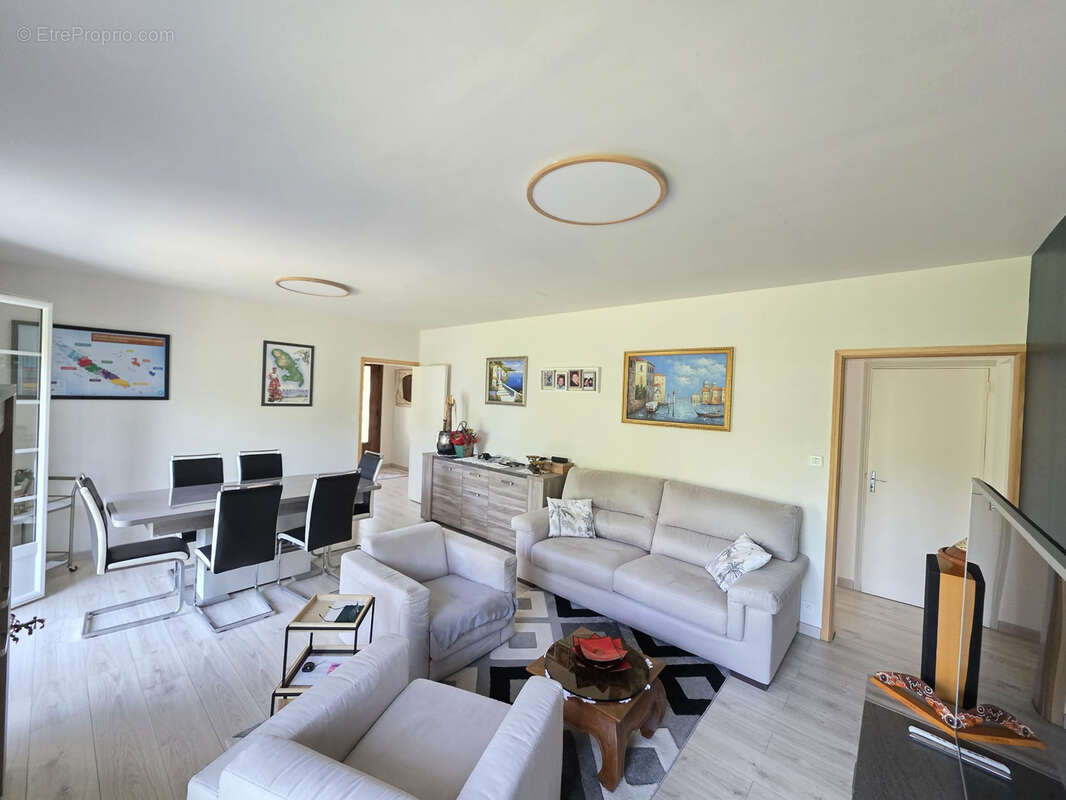Elegante villa de plain peid avec piscine et vaste terrain - photo 9