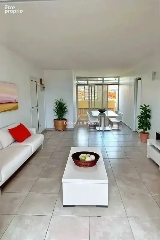 Appartement 72 m² à La Trinite  - photo 2