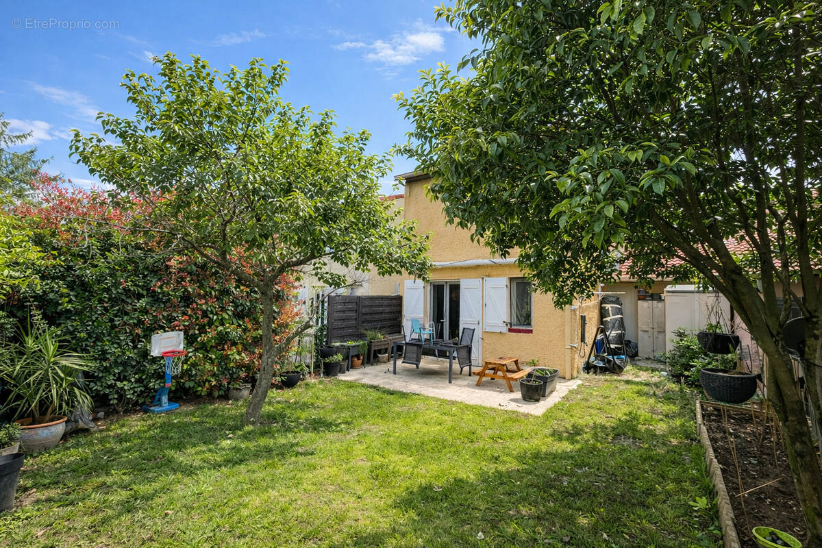 Maison à PIERRE-BENITE