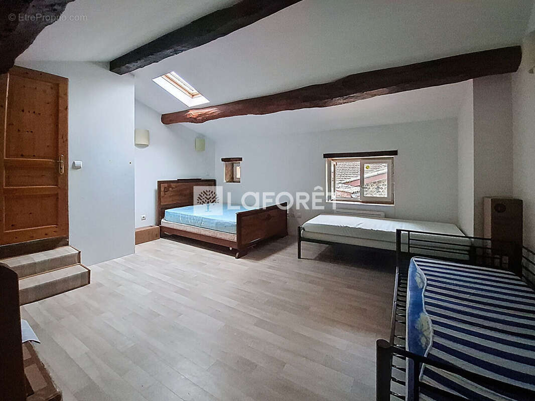 Maison à LA CHAPELLE-DE-GUINCHAY