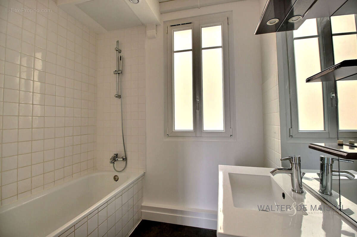 Appartement à LEVALLOIS-PERRET