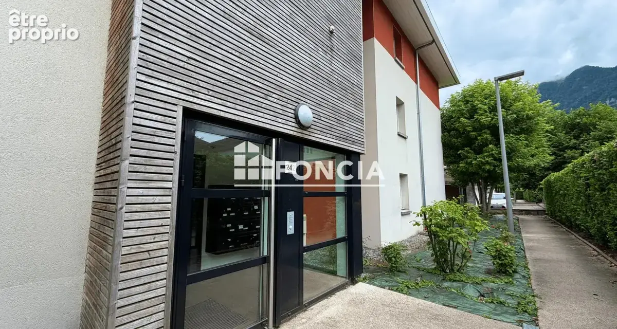 MARIGNIER : Appartement T1 BIS avec jardin + Garage - photo 10