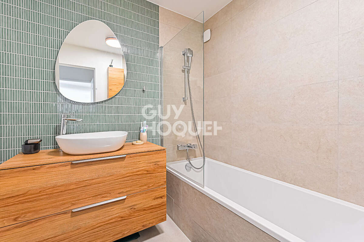 Appartement à PARIS-20E