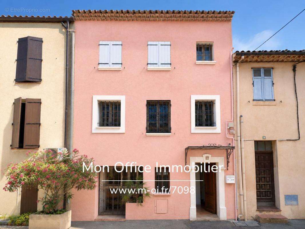 Référence : 7098-les. - maison de maître t7 à rénover au coeur du village de cogolin - photo 3