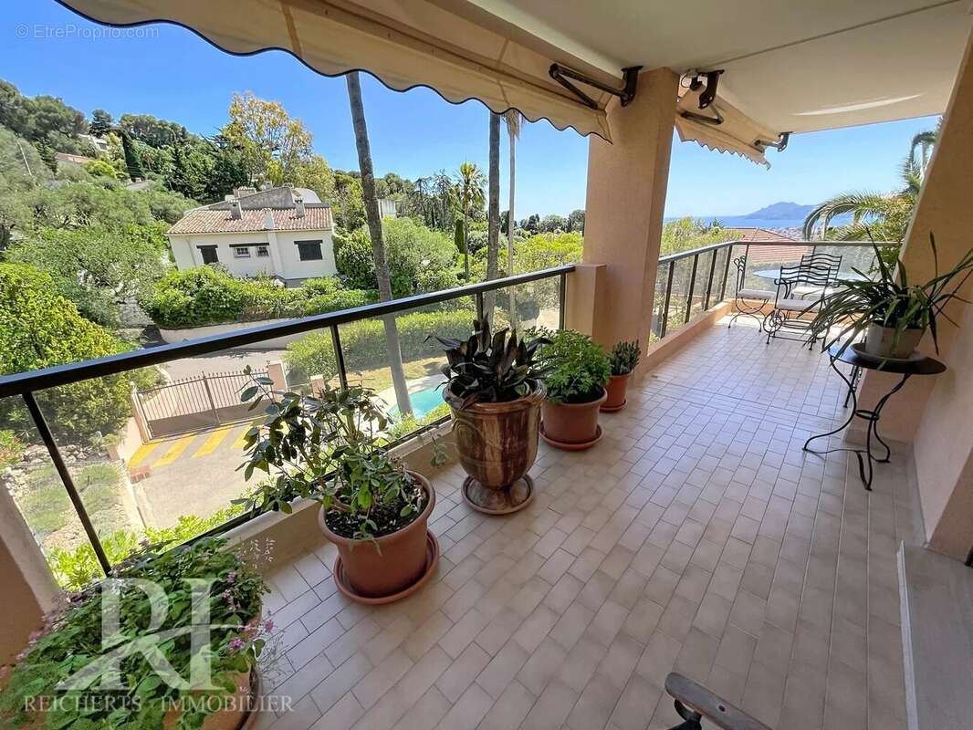 Appartement à LE CANNET