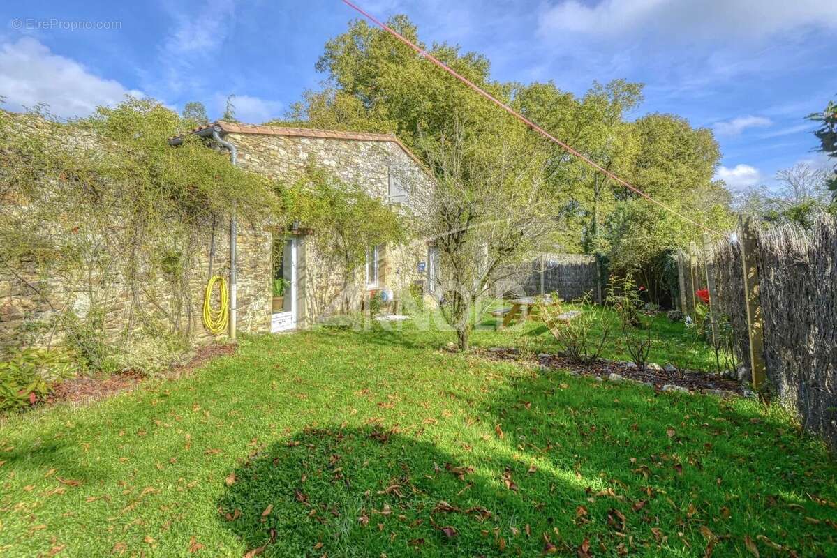 Maison à LA HAIE-FOUASSIERE