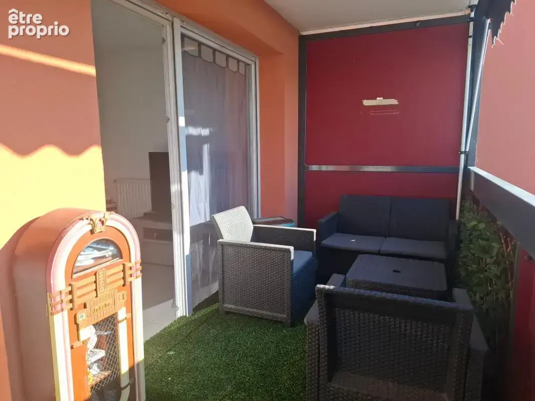 A VENDRE T2 récent + garage Vénissieux Parilly - photo 8